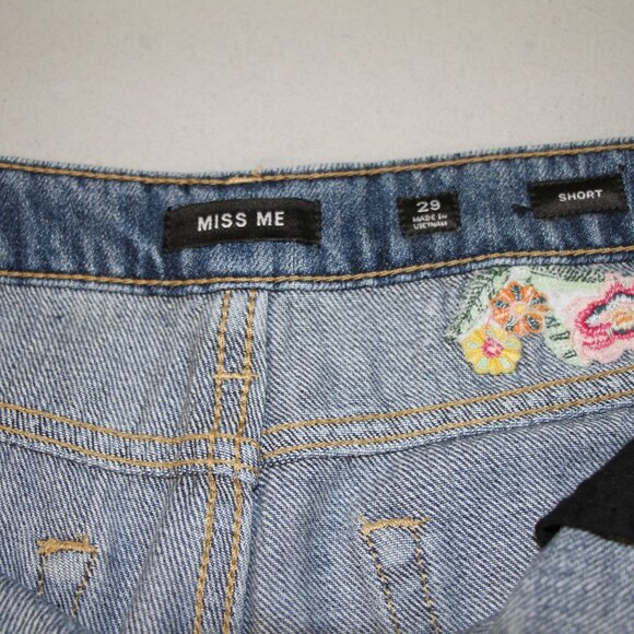 MISS ME   Cut Offs - Picture 3 of 4